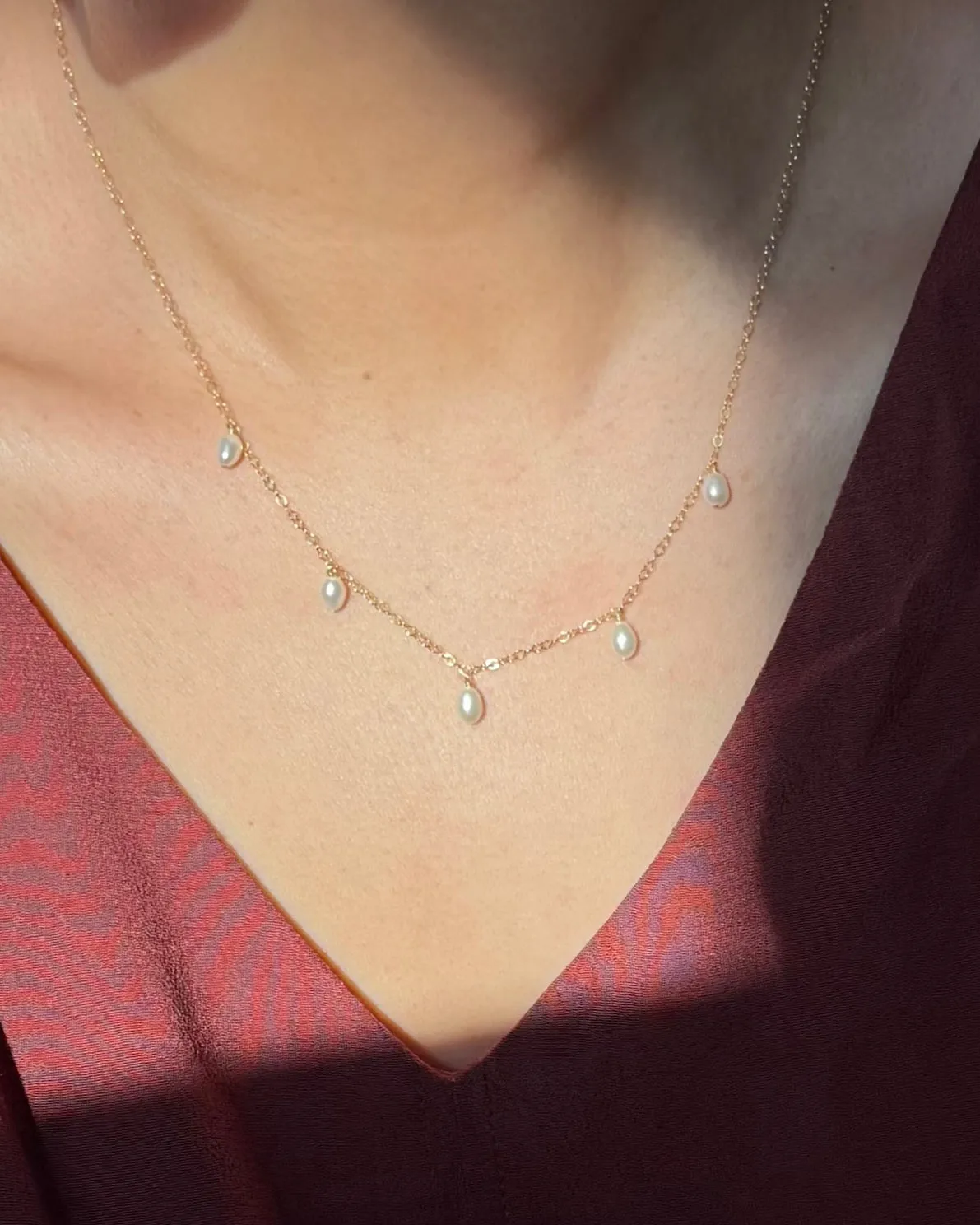Dainty Pearl dangle necklace