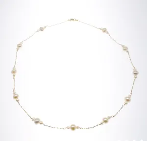 Dainty Pearl Necklace