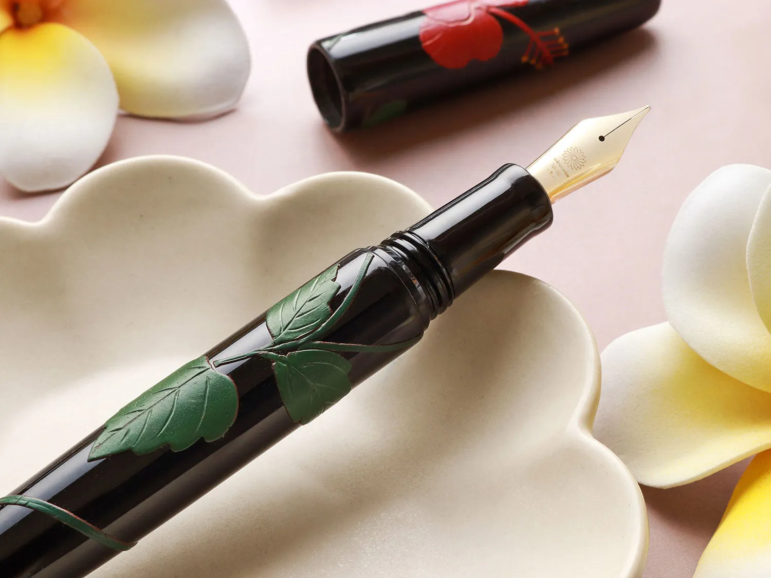 Dream Pen Tsuikin Hibiscus - Urushi Black