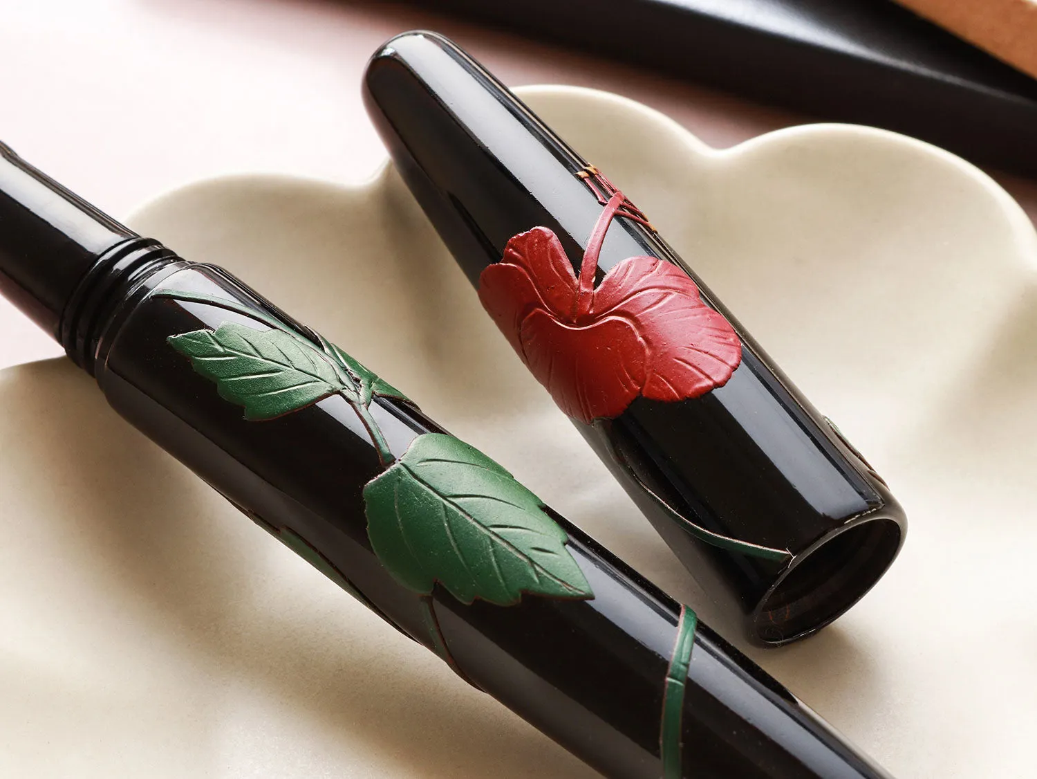 Dream Pen Tsuikin Hibiscus - Urushi Black