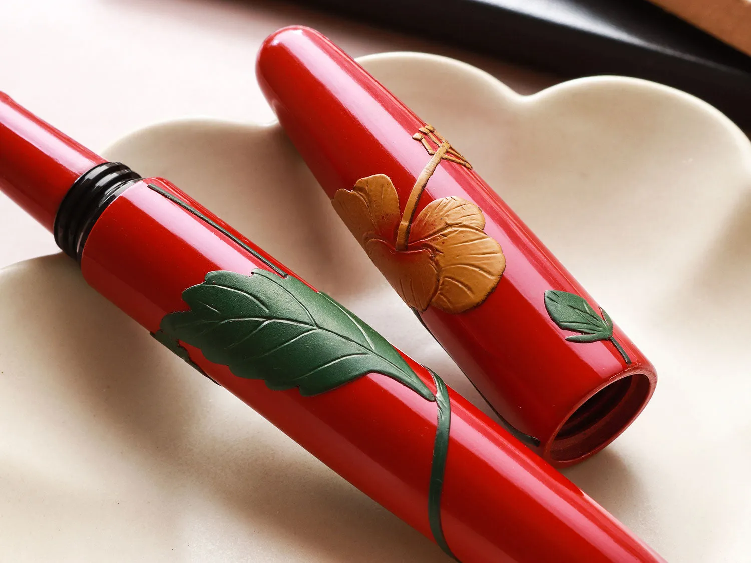 Dream Pen Tsuikin Hibiscus - Urushi Red