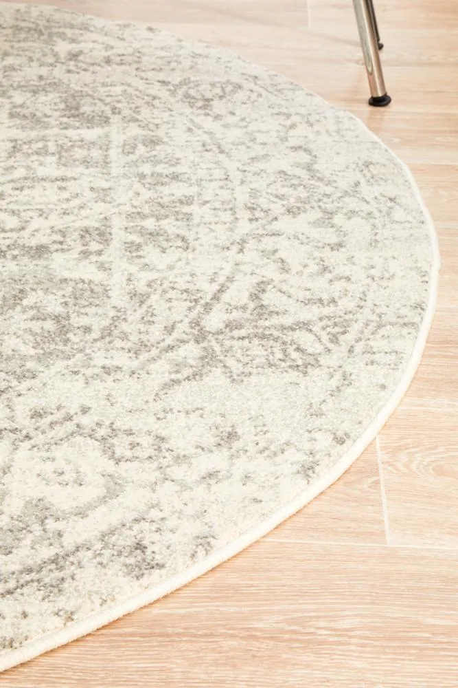 Evoke Dream White Silver Transitional Round Rug
