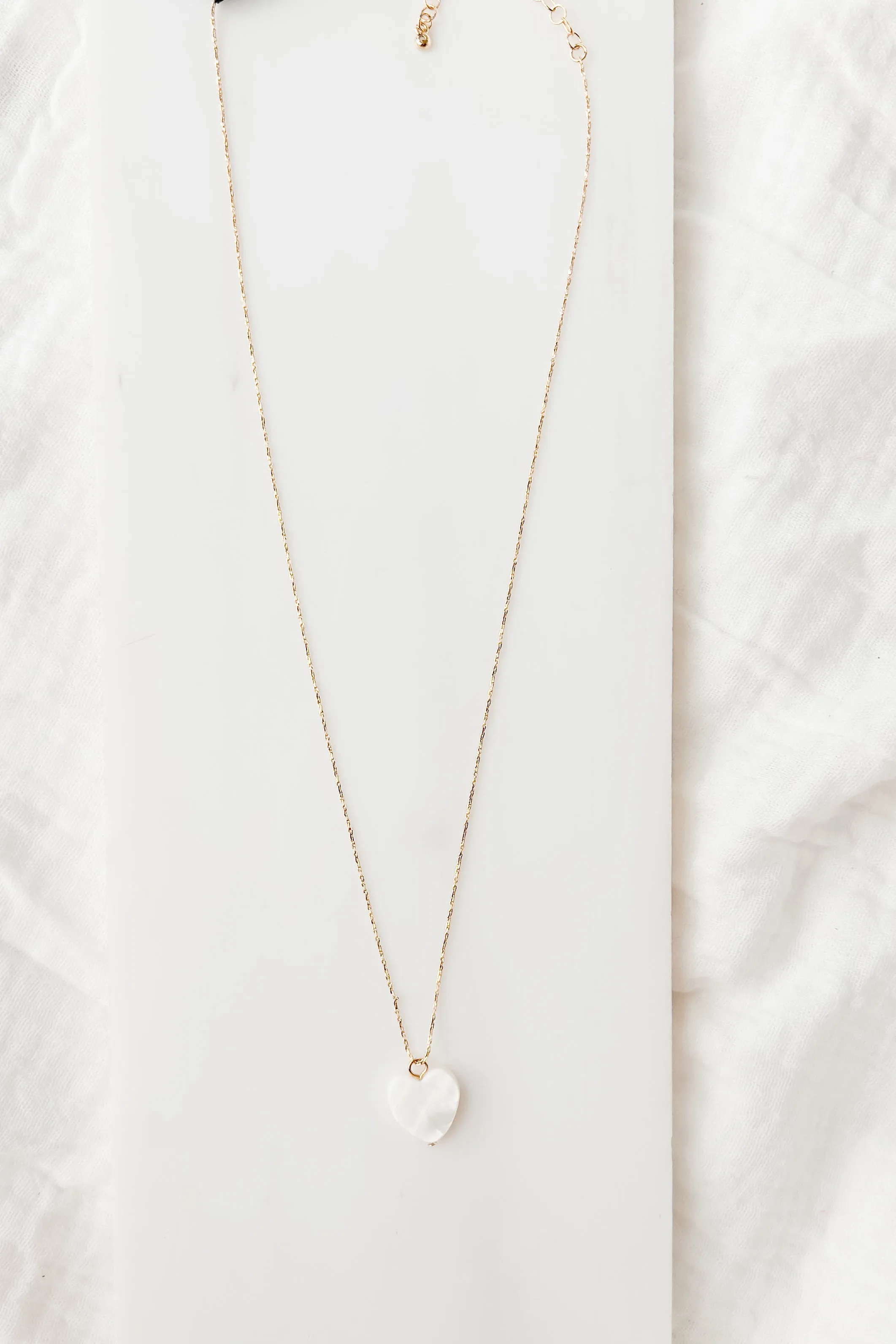 Faithful Heart Gold Dipped Pearl Heart Pendant Necklace (Gold)