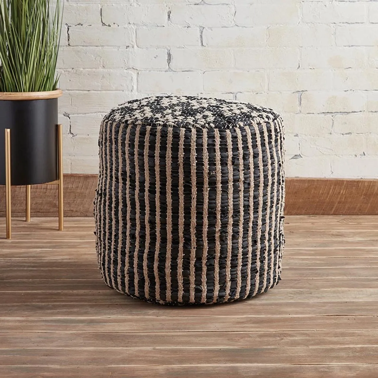 Geometric Round Jute Pouf