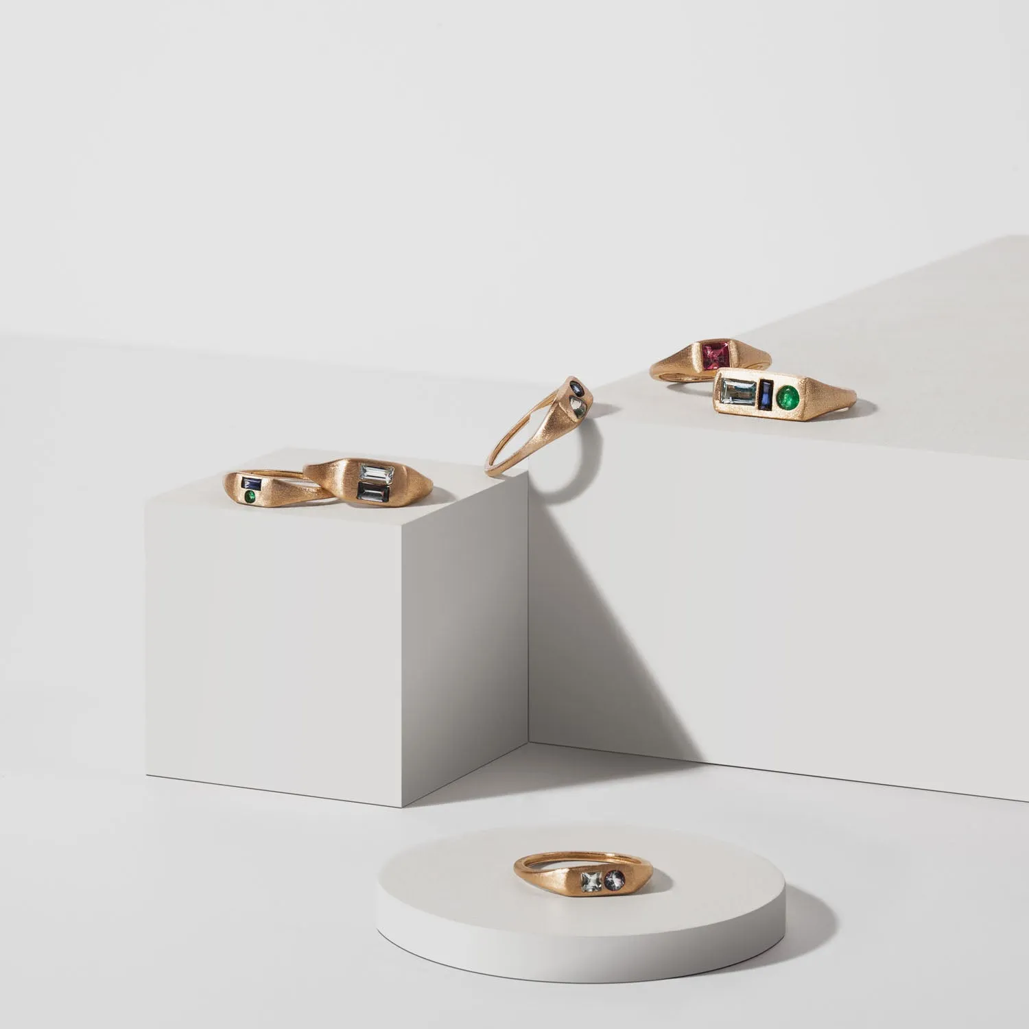 Modernist Signet Ring - Trillion Aqua