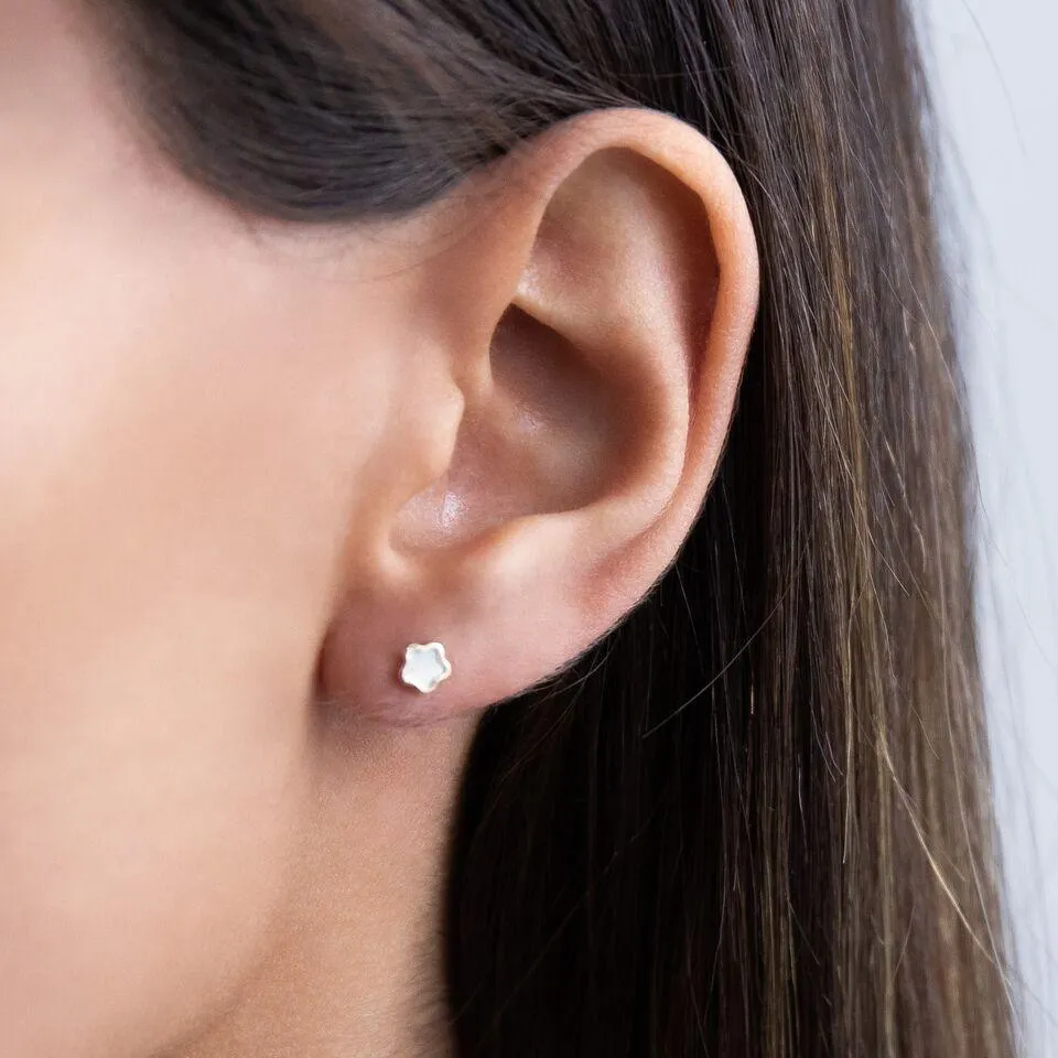 Mother of Pearl Mini Flower Stud Earring 14K