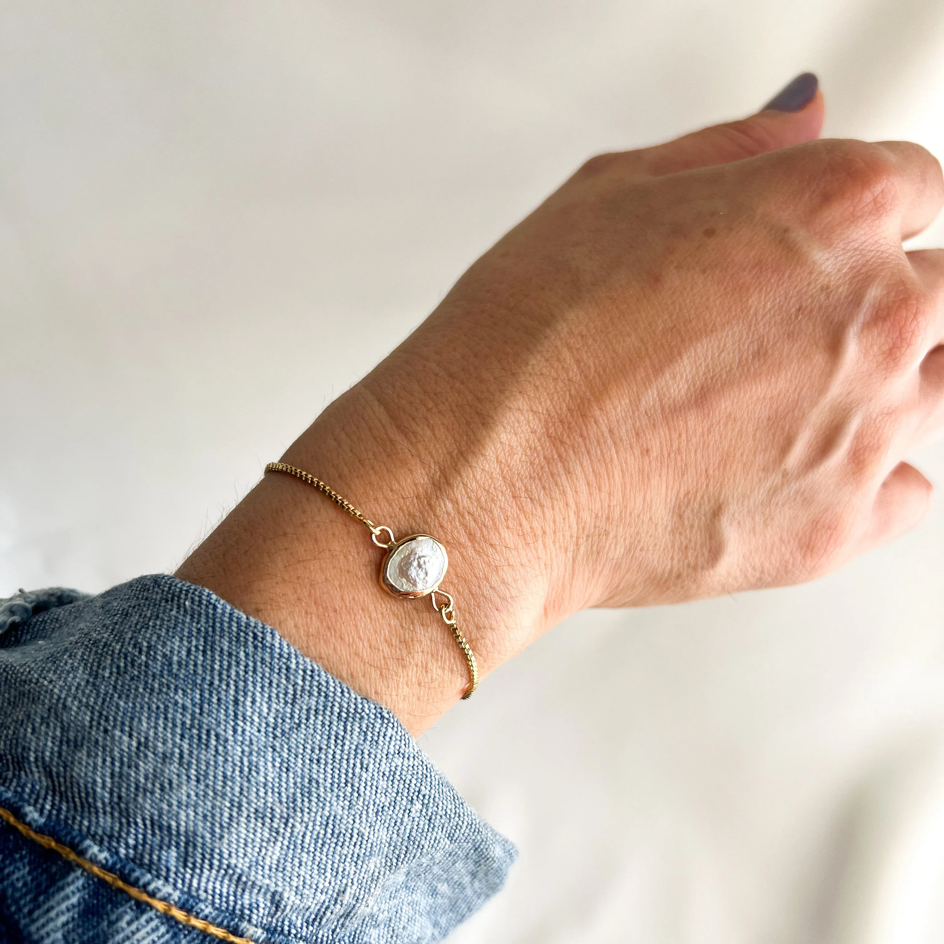 Ocean's Embrace | Fresh Water Pearl Braceelt