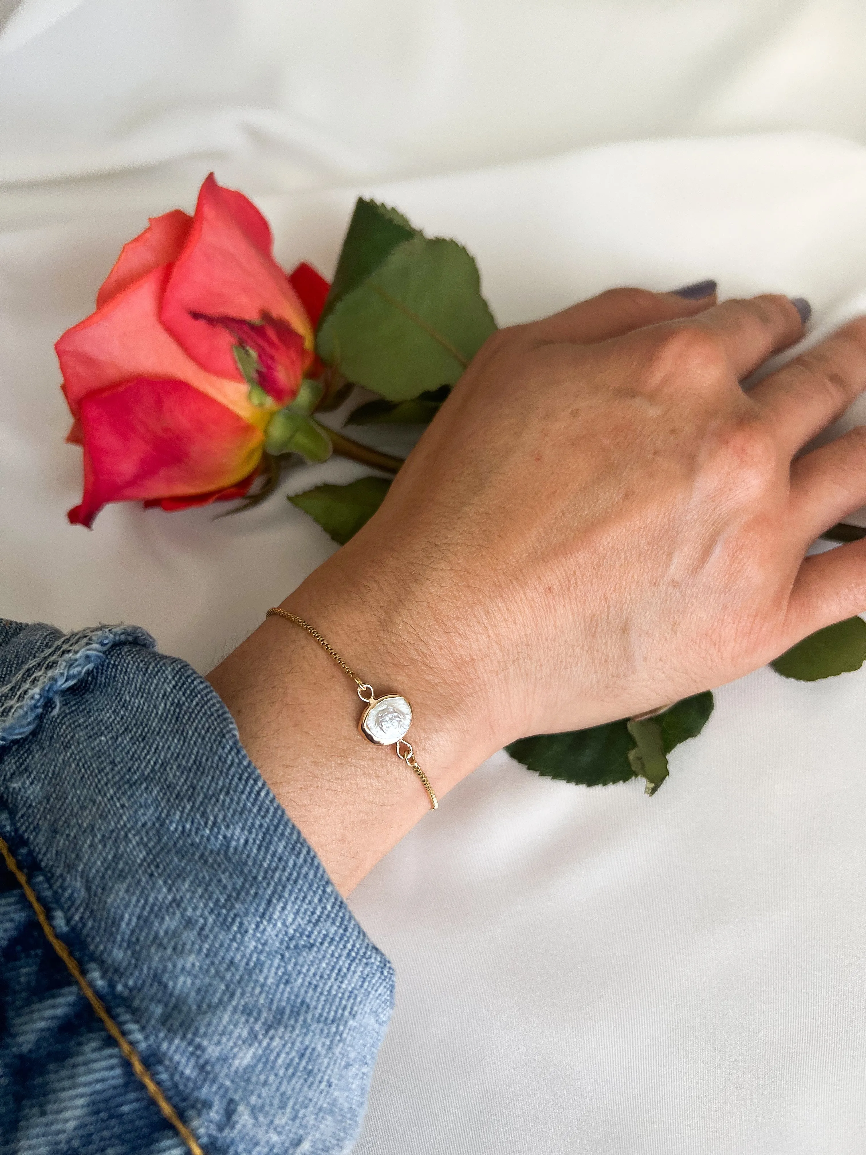Ocean's Embrace | Fresh Water Pearl Braceelt