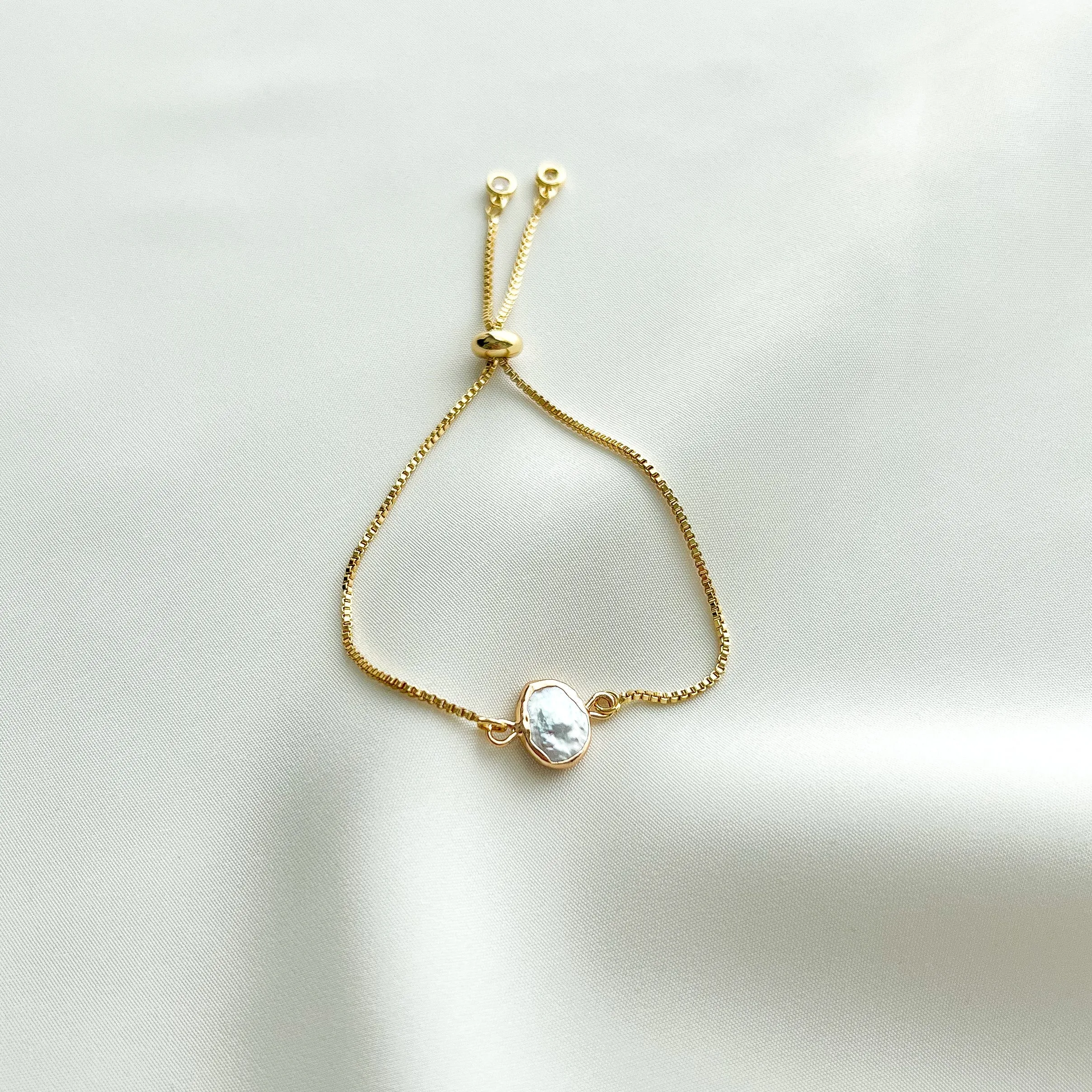 Ocean's Embrace | Fresh Water Pearl Braceelt