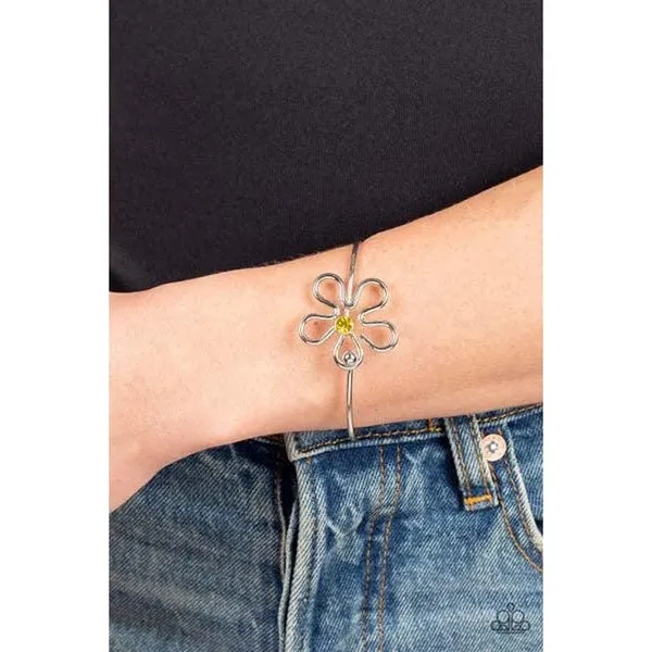 Paparazzi  Floral Innovation - Yellow Rhinestone Bracelet