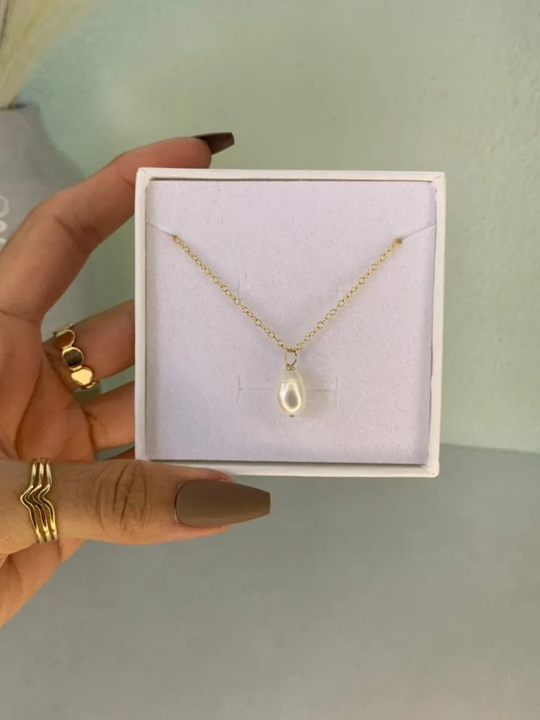 Pearl drop necklace