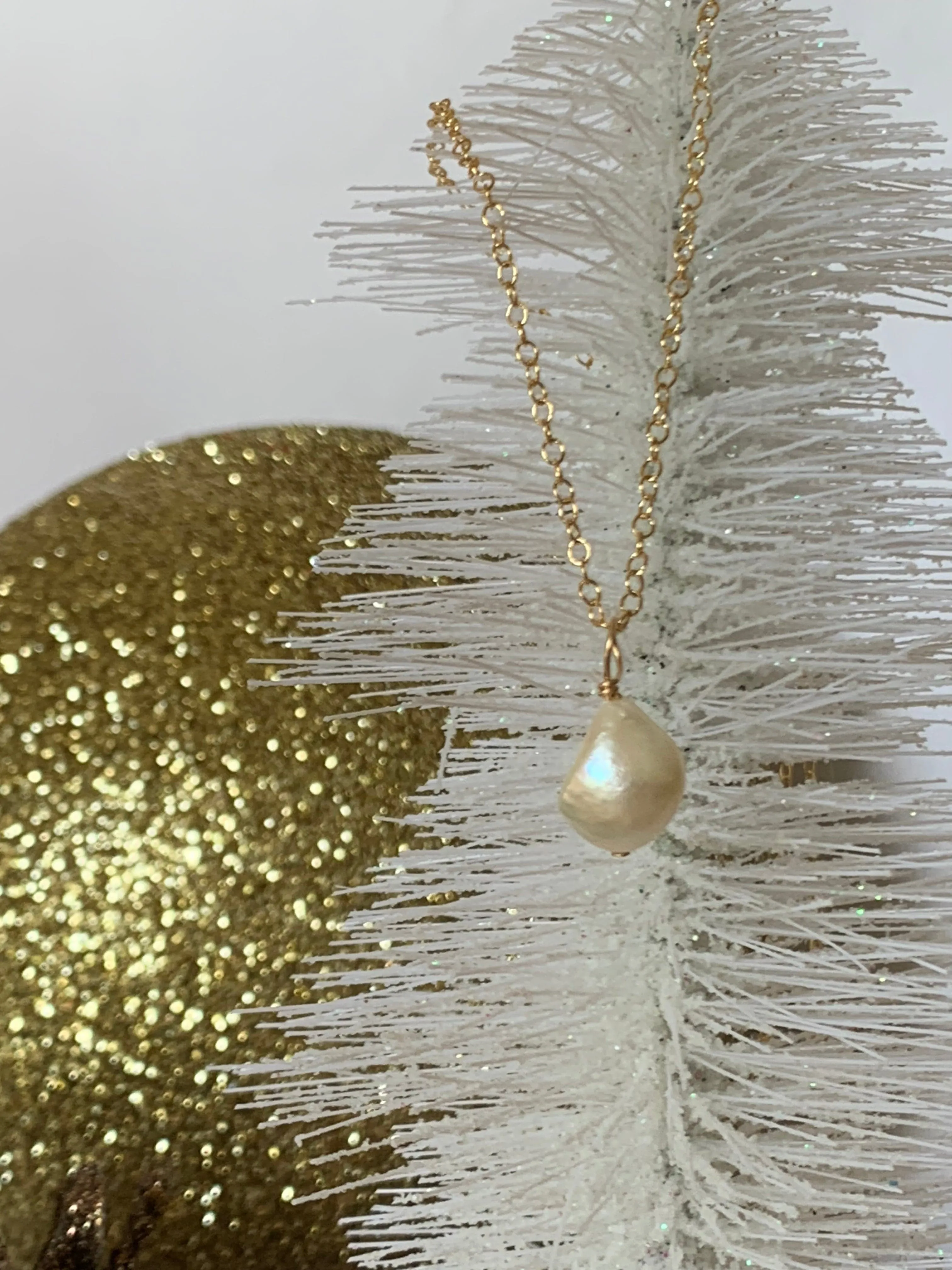 Pearl drop necklace