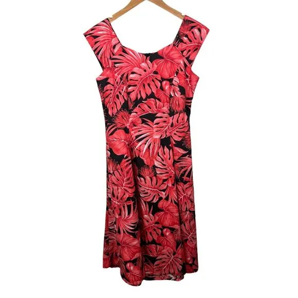 T &amp; L Muumuu Factory Hawaiian Dress Size 3 4 Red Black Tropical Floral Aloha‎