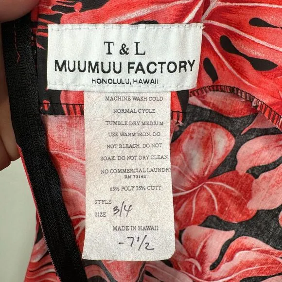 T &amp; L Muumuu Factory Hawaiian Dress Size 3 4 Red Black Tropical Floral Aloha‎