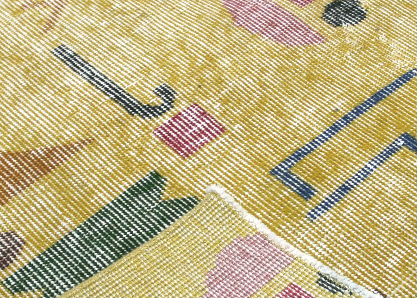 Vintage Turkish Mid-Century-Modern Rug - 6'9" x 9'7"