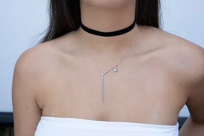 Y necklace with diamonds ,fringes and a diamond  flower